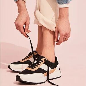 DV Bettie Breela Casual Jogger Sneakers - Size 9